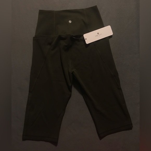 NWT CRZ YOGA Butterluxe Capri Leggings - Picture 5 of 14